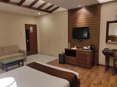 Hotel Jewel Of Chembur Мумбаї Номер фото