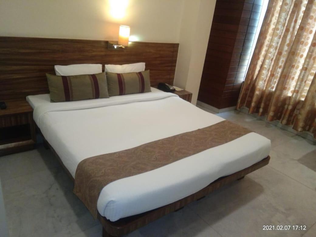 Hotel Jewel Of Chembur Мумбаї Екстер'єр фото